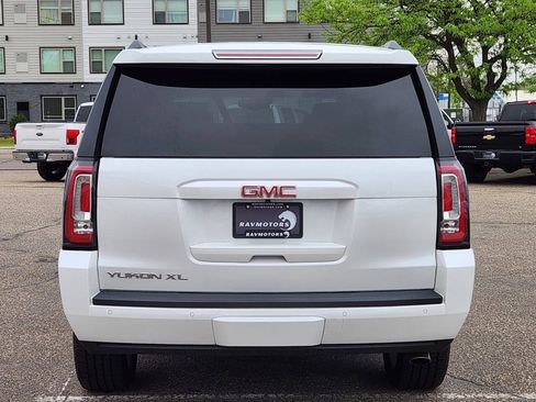 Used 2019 GMC Yukon XL SLT w/ Premium Edition AWD/4WD image 9