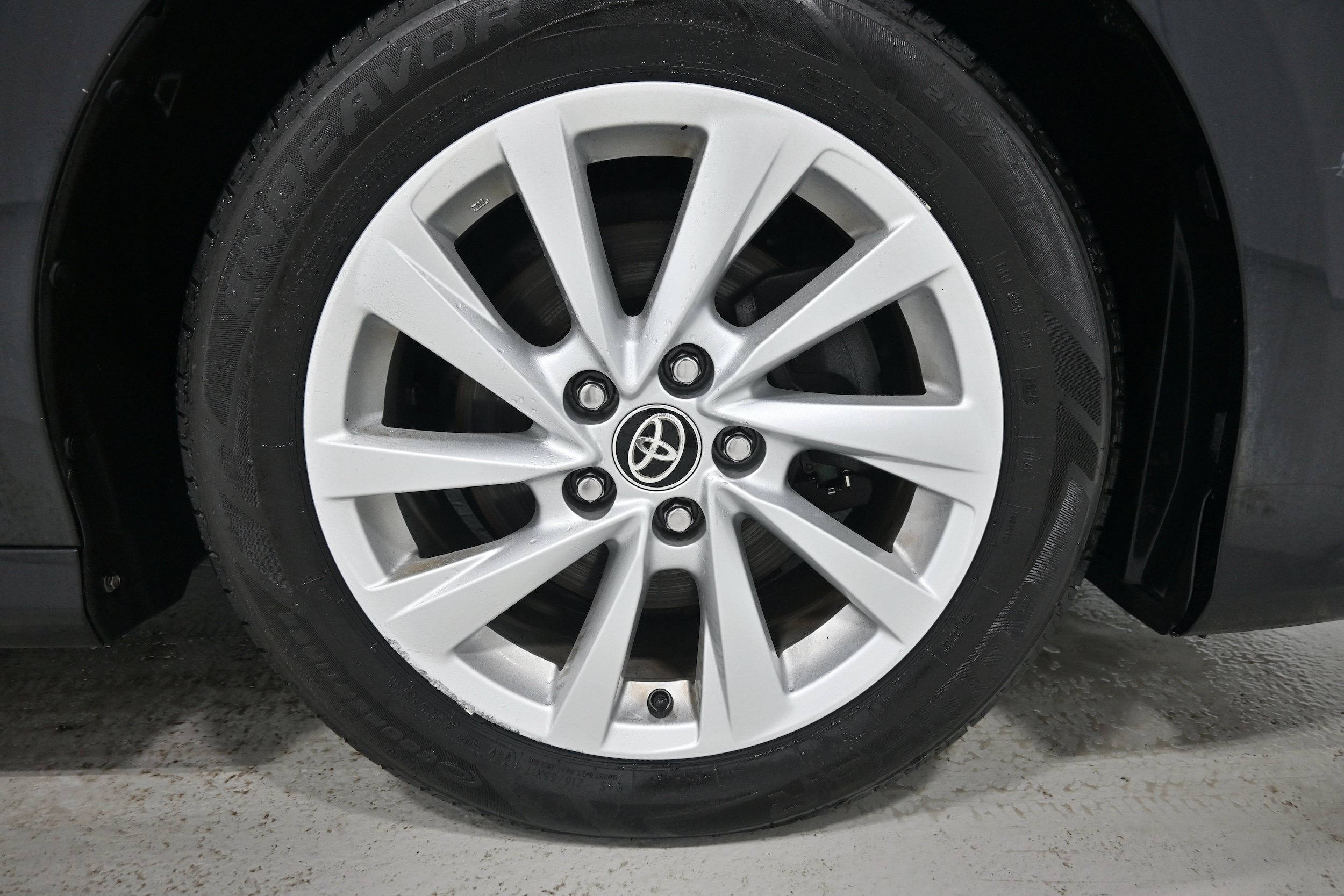 Used 2021 Toyota Camry LE AWD/4WD image 32