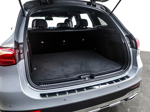 Used 2025 Mercedes-Benz GLC 300 image 22