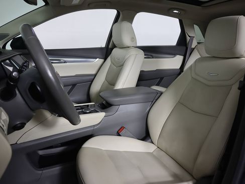 Used 2021 Cadillac XT5 Premium Luxury image 32