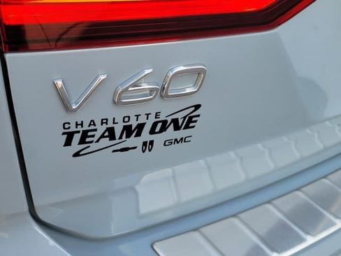 Used 2024 Volvo V60 B5 Cross Country Ultimate AWD/4WD image 9