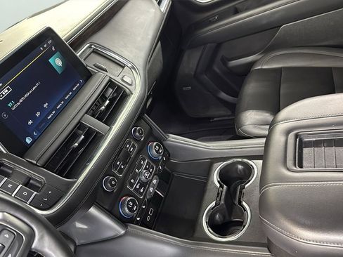 Used 2023 Chevrolet Suburban Z71 w/ Luxury Package image 21