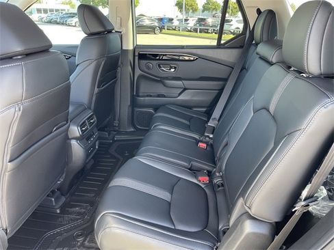 New 2025 Honda Pilot Touring image 27