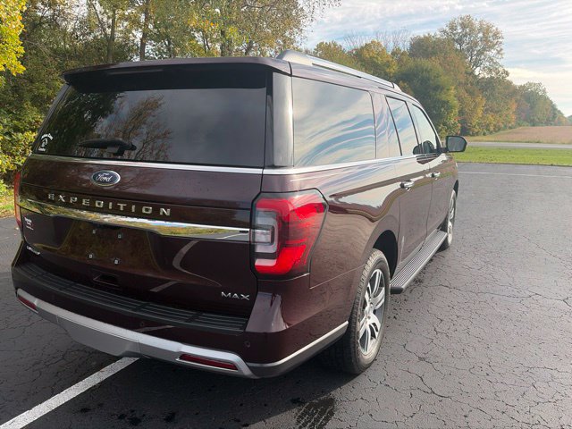 Used 2024 Ford Expedition Max Limited AWD/4WD image 11