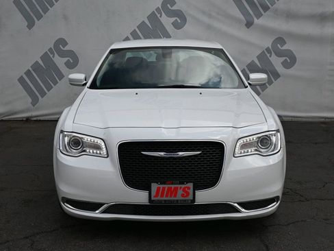 Used 2020 Chrysler 300 Touring L w/ Quick Order Package 2EF image 2