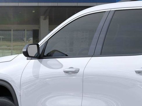New 2026 Chevrolet Traverse LT w/ Driver Confidence Package FWD image 12