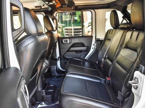 Used 2023 Jeep Wrangler Unlimited Sahara image 16