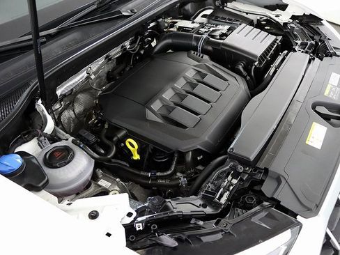 Used 2025 Audi Q3 2.0T Premium image 35