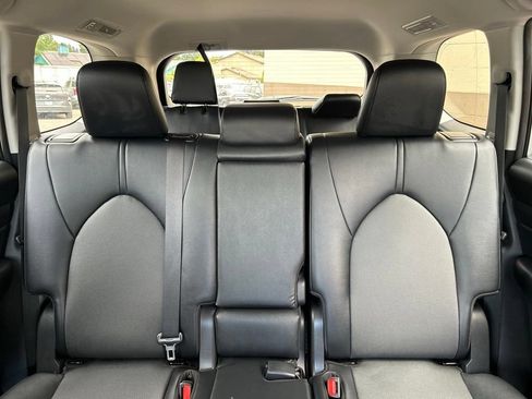 Used 2025 Toyota Grand Highlander AWD Hybrid image 25