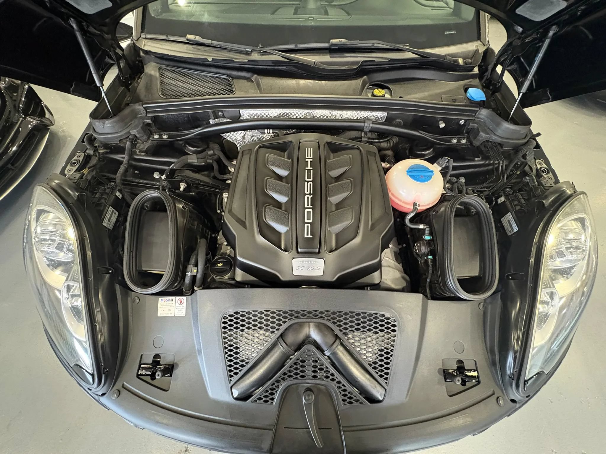 Used 2018 Porsche Macan S AWD/4WD image 49