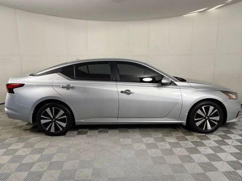 Used 2022 Nissan Altima 2.5 SV image 8