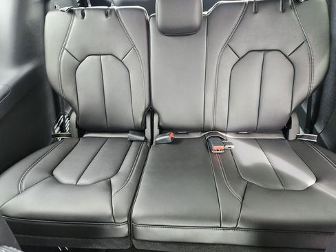 New 2026 Chrysler Pacifica Select AWD/4WD image 28