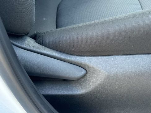 Used 2025 Toyota RAV4 XLE FWD image 30