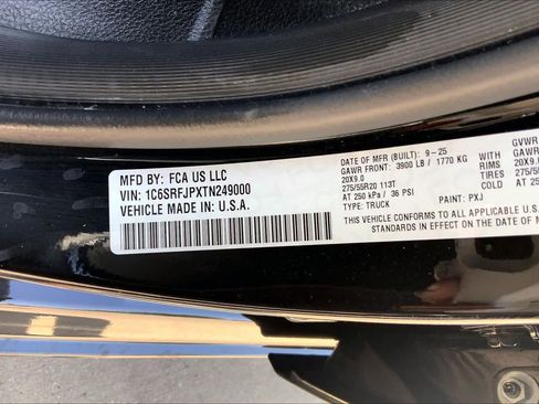 Used 2026 RAM 1500 Laramie AWD/4WD image 32