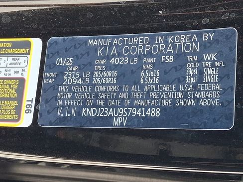Used 2025 Kia Soul LX w/ LX Technology Package FWD image 27