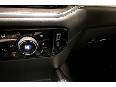 Used 2022 Chevrolet Silverado 1500 LTZ w/ LTZ Premium Package image 34