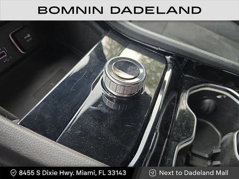 Used 2022 Jeep Grand Cherokee L Laredo image 24