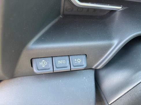 Used 2022 GMC Sierra 1500 AT4 w/ AT4 Premium Package image 18