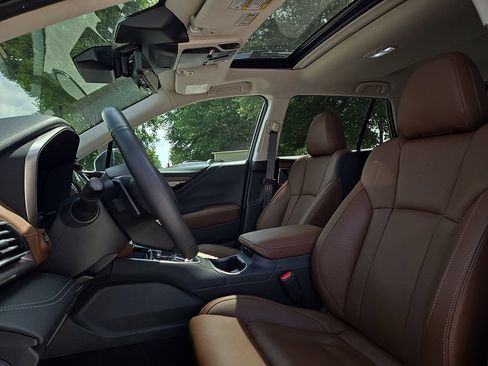 Certified 2025 Subaru Outback Touring XT AWD/4WD image 14