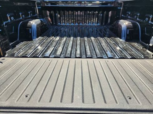 Used 2023 Chevrolet Silverado 1500 LT image 32