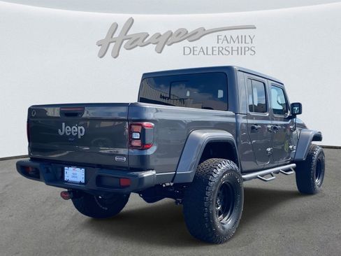 Certified 2022 Jeep Gladiator Overland w/ LED Lighting Group image 3