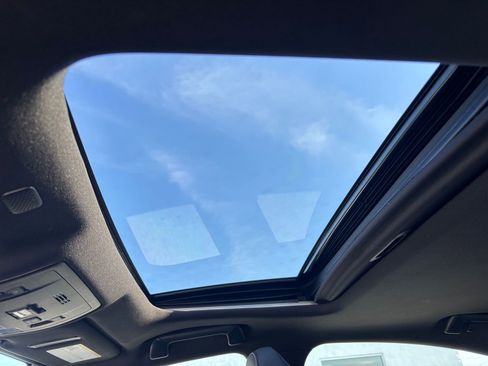 Used 2022 Lexus IS 350 F Sport image 6