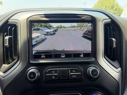 Used 2022 Chevrolet Silverado 1500 LT Trail Boss w/ LT Trail Boss Premium Package AWD/4WD image 23