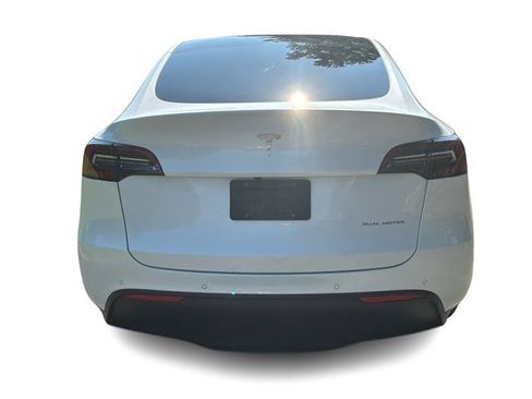 Used 2022 Tesla Model Y Long Range AWD/4WD image 24
