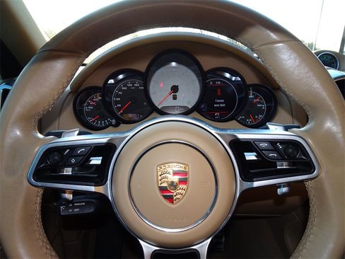 Used 2015 Porsche Cayenne S image 19