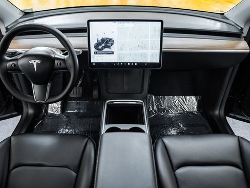 Used 2024 Tesla Model Y Long Range image 26