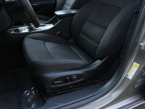 Used 2020 Chevrolet Malibu LT FWD image 16