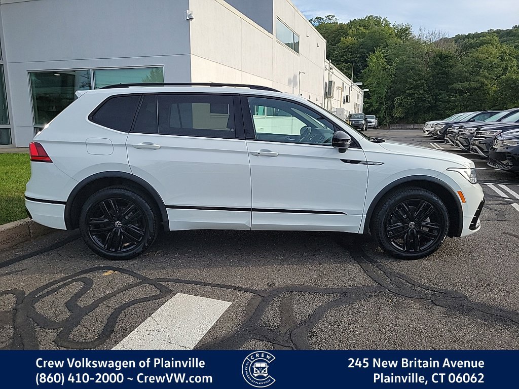 Certified 2022 Volkswagen Tiguan SE R-Line AWD/4WD image 34