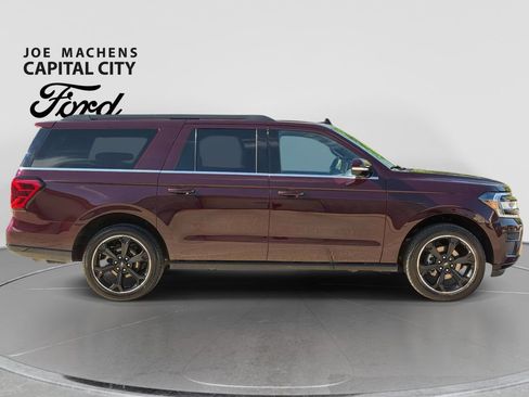 Used 2024 Ford Expedition Max Limited AWD/4WD image 3
