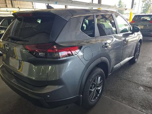 Used 2025 Nissan Rogue S FWD image 5