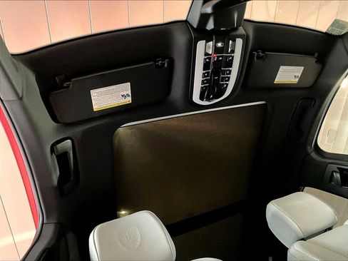 Used 2025 Porsche Macan S image 25