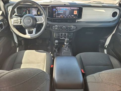 Used 2024 Jeep Wrangler Unlimited Sahara AWD/4WD image 16