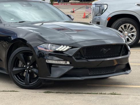 Used 2022 Ford Mustang GT Premium w/ Equipment Group 401A RWD image 2