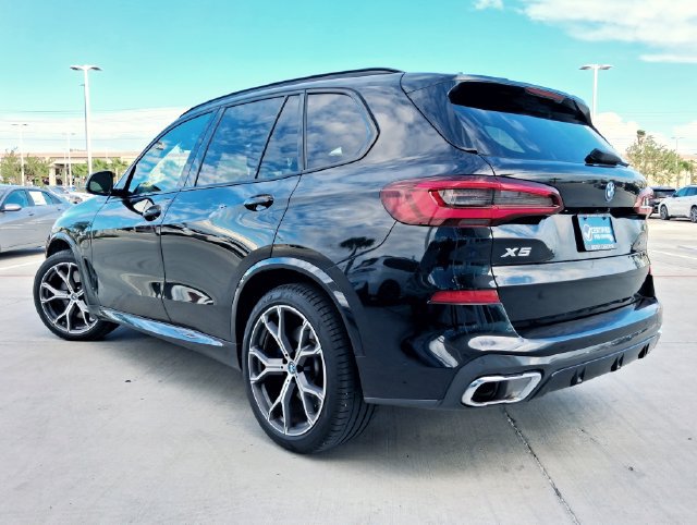 Used 2023 BMW X5 xDrive45e w/ M Sport Package AWD/4WD image 5