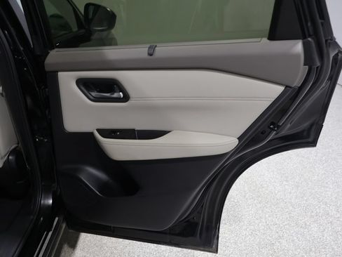 Used 2025 Nissan Rogue SV w/ SV Premium Package AWD/4WD image 22
