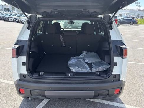 New 2026 Jeep Cherokee Laredo image 7