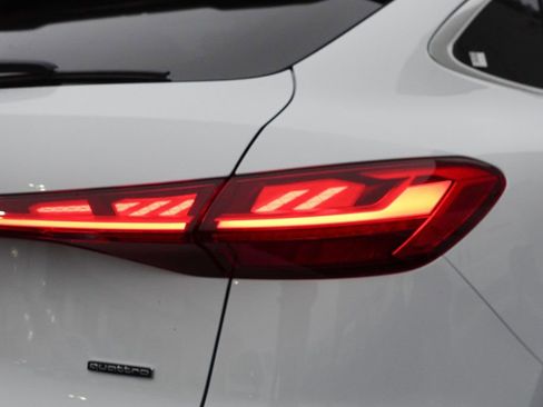 New 2025 Audi Q5 Prestige image 8