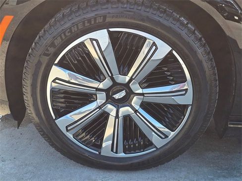 New 2026 Cadillac Escalade IQL Luxury image 9