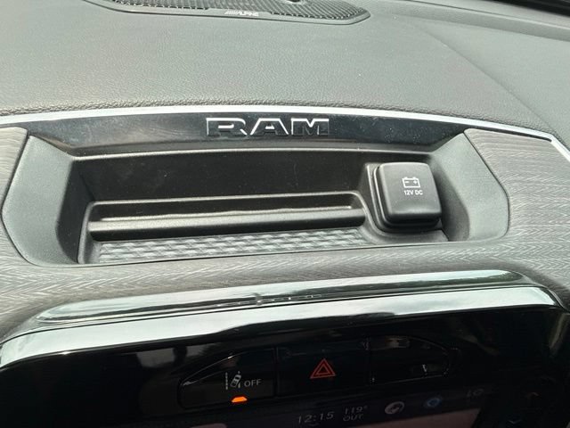 Used 2025 RAM 1500 Laramie AWD/4WD image 33
