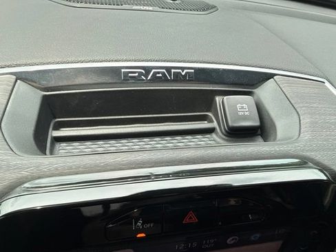 Used 2025 RAM 1500 Laramie AWD/4WD image 33