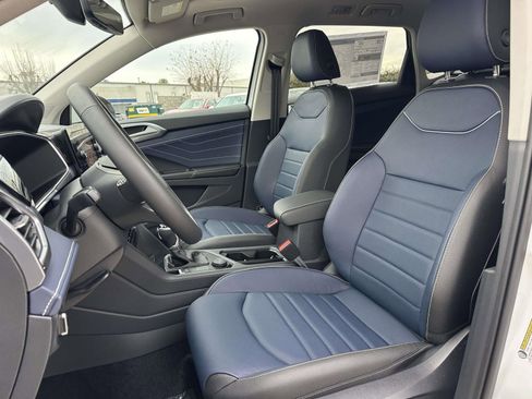 New 2026 Volkswagen Taos SEL AWD/4WD image 14