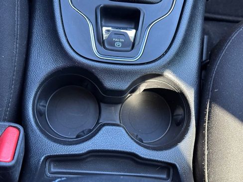 Used 2019 Jeep Cherokee Latitude w/ Popular Appearance Group image 29