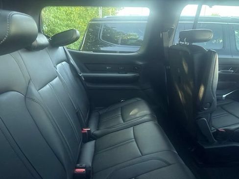 Used 2024 Jeep Wagoneer Series III w/ Premium Group I AWD/4WD image 16