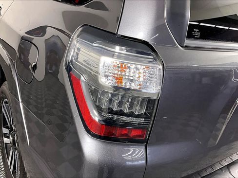 Used 2021 Toyota 4Runner Limited AWD/4WD image 28
