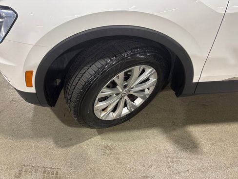 Used 2018 Volkswagen Tiguan SE image 27