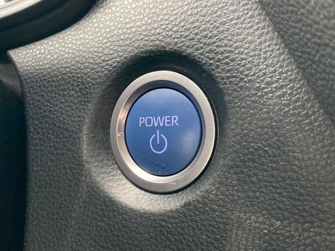 Used 2021 Toyota Corolla LE FWD image 18